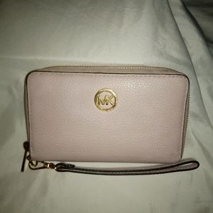 Micheal Kors Women's Wallet!!!